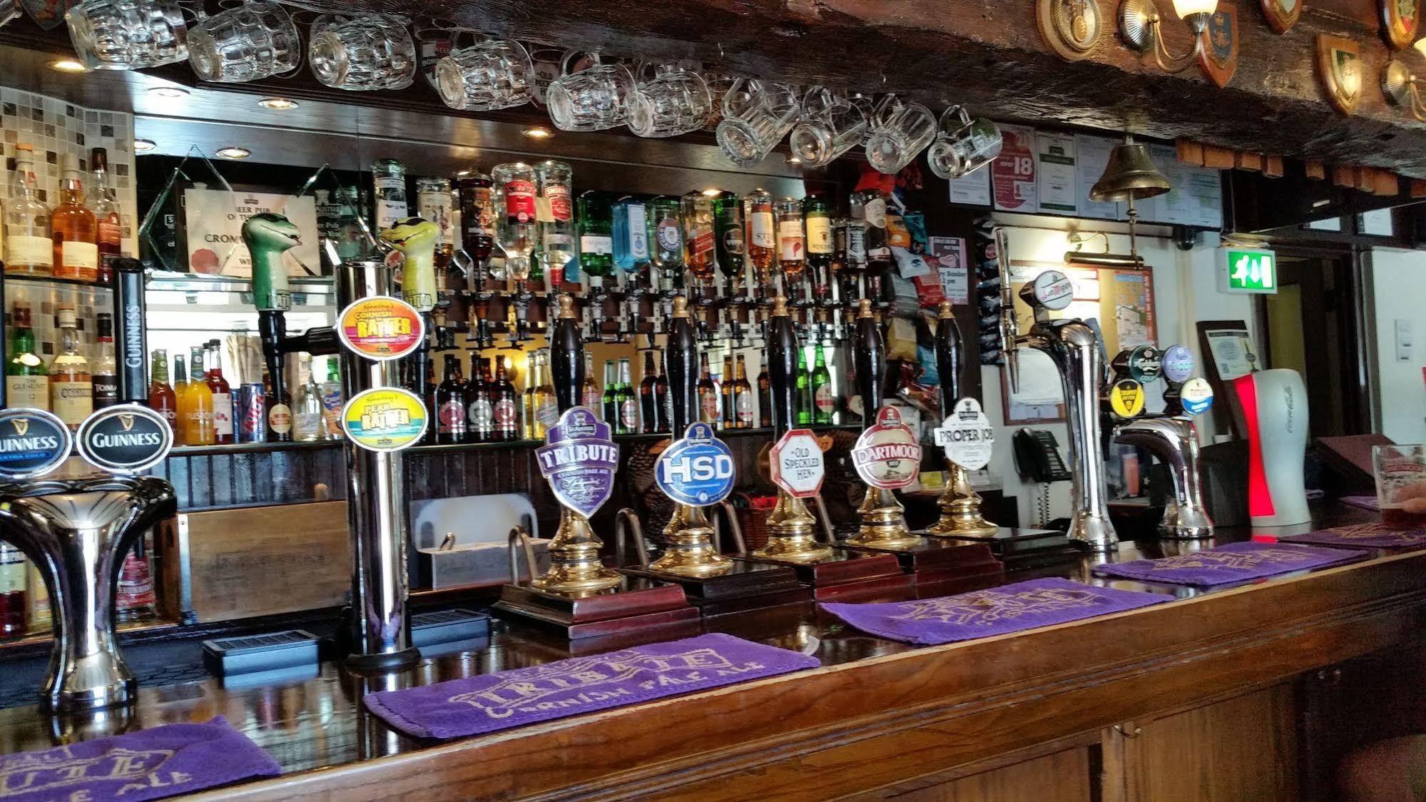 The Cromwell Arms Inn Bovey Tracey Dış mekan fotoğraf