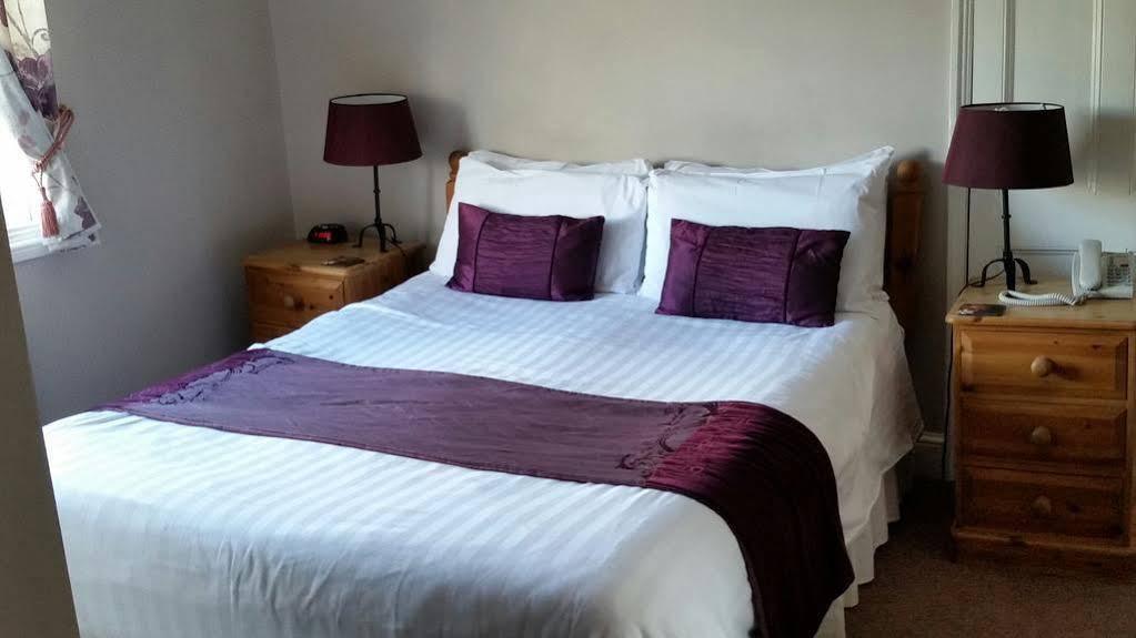 The Cromwell Arms Inn Bovey Tracey Dış mekan fotoğraf