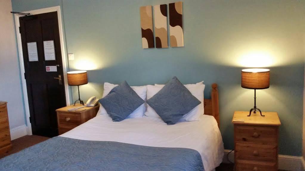 The Cromwell Arms Inn Bovey Tracey Dış mekan fotoğraf