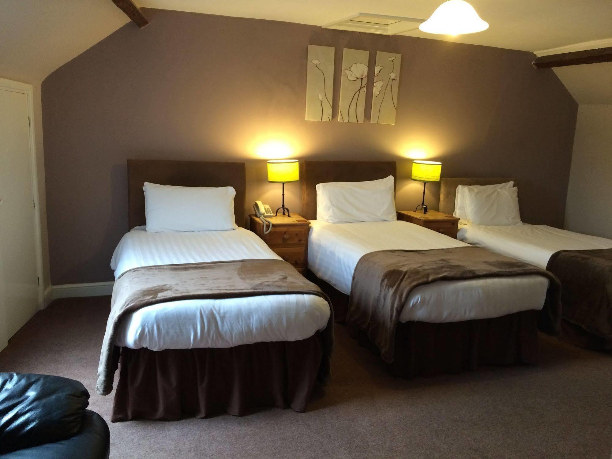 The Cromwell Arms Inn Bovey Tracey Dış mekan fotoğraf