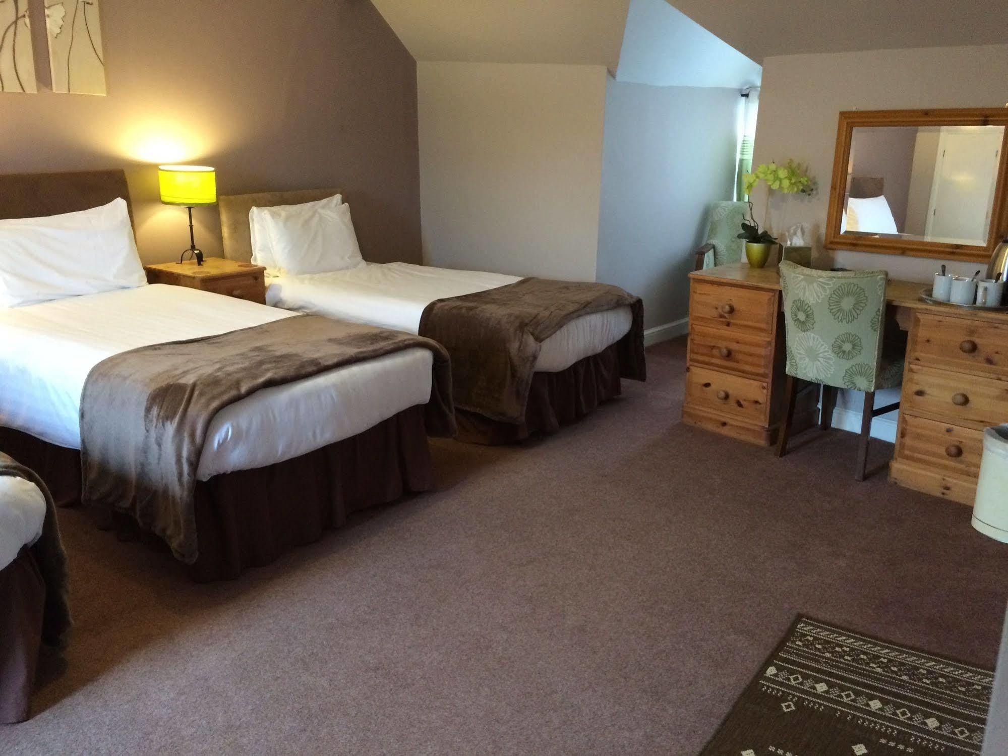 The Cromwell Arms Inn Bovey Tracey Dış mekan fotoğraf